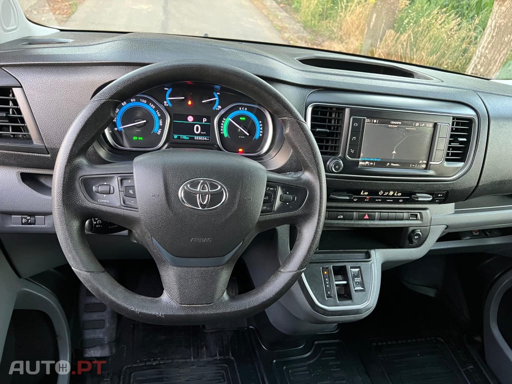 Toyota Proace Verso Long 50KWh Business