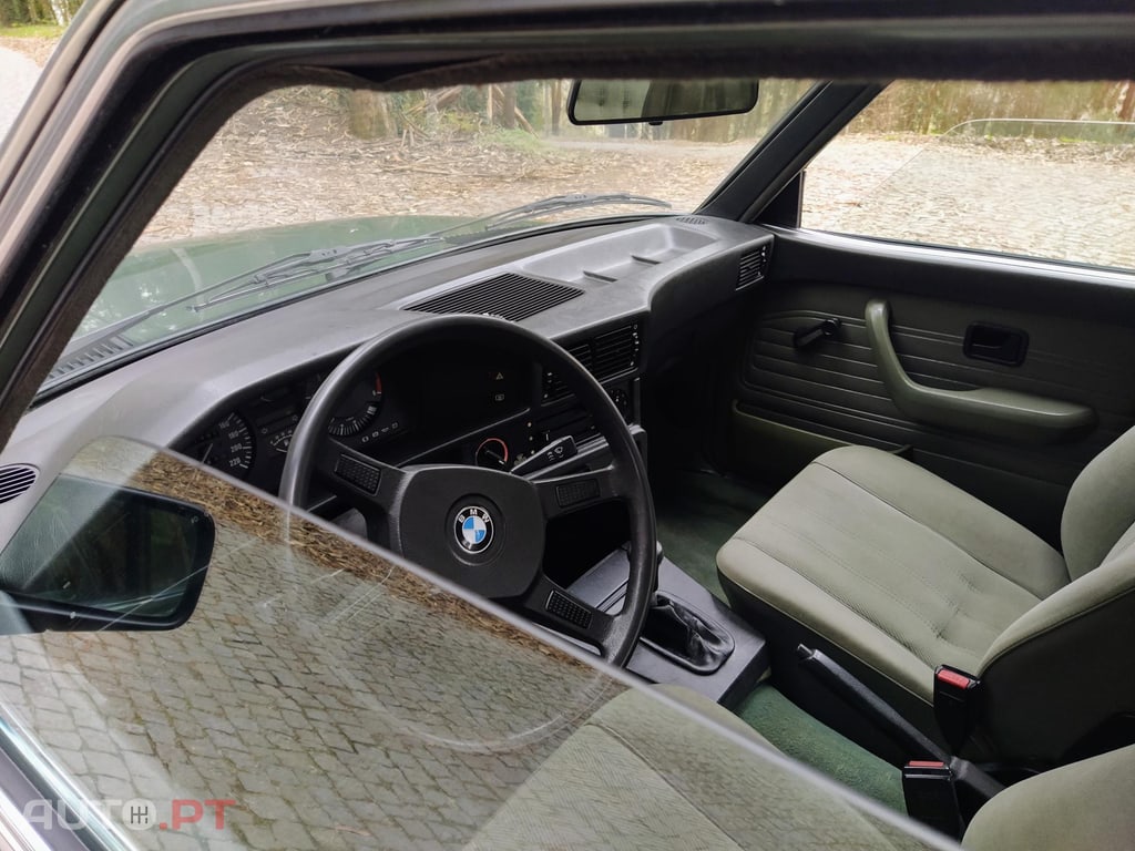 BMW 520 i E28