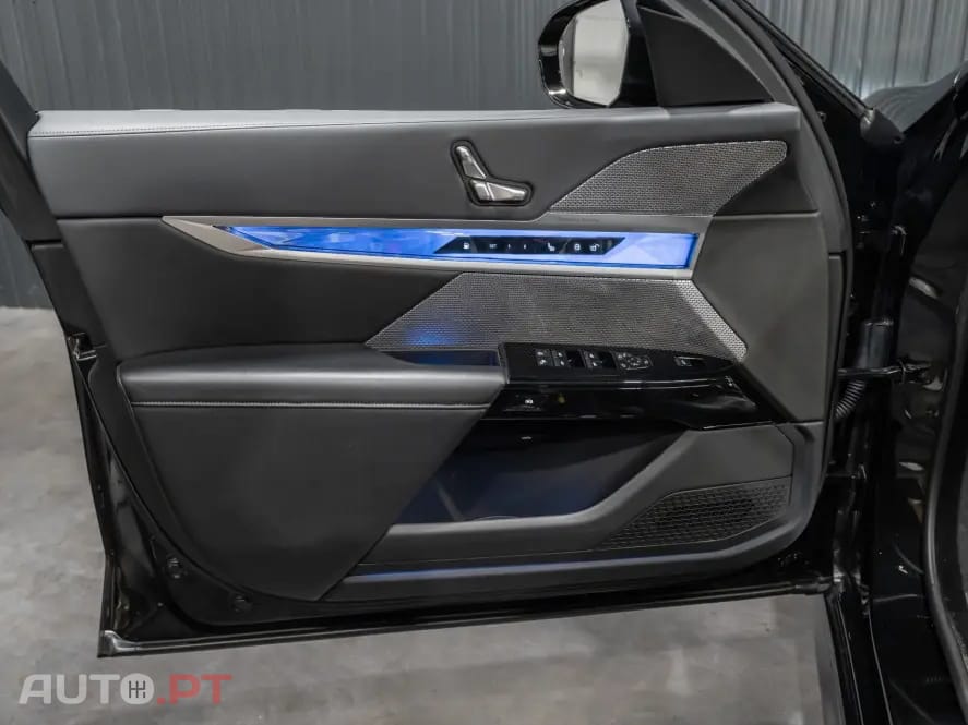 BMW 750 750e xDrive Pack Desportivo M