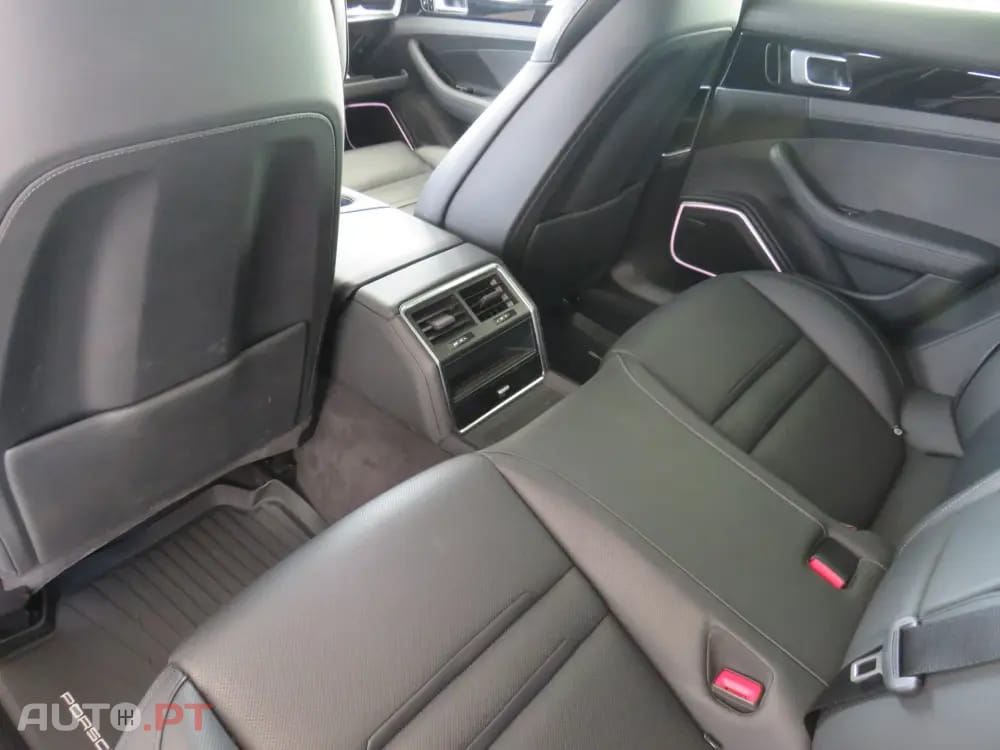 Porsche Panamera 4 E-Hybrid