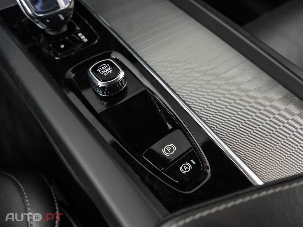 Volvo XC60 2.0 T6 PHEV Black Edition AWD