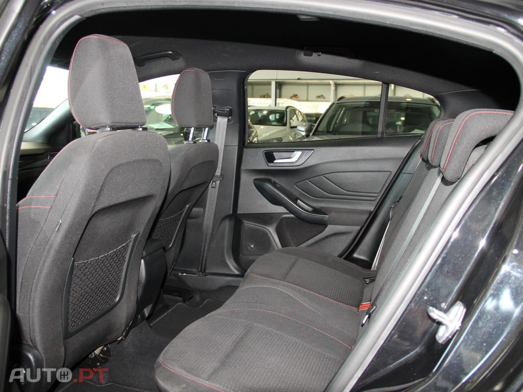 Ford Focus 1.0 EcoBoost MHEV ST-Line