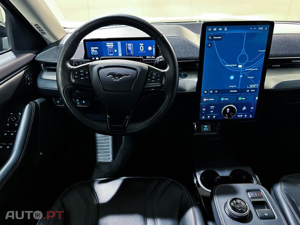 Ford Mustang Mach-E 75.7 kWh Base