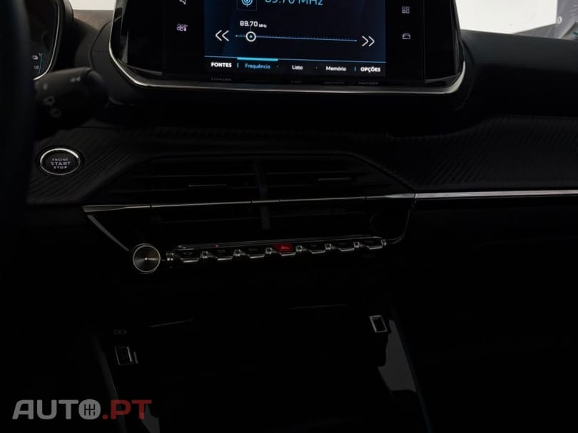 Peugeot E-2008 50 kWh Active