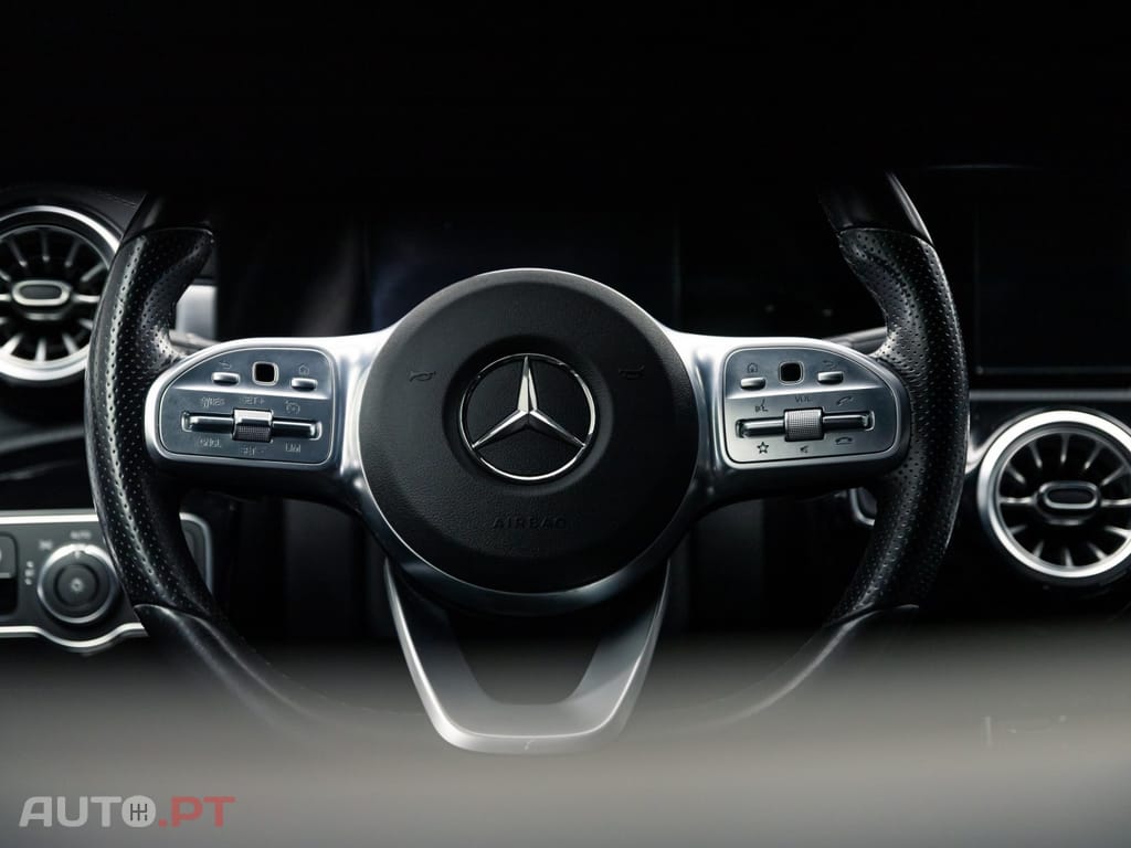 Mercedes-Benz A 250 e AMG Line