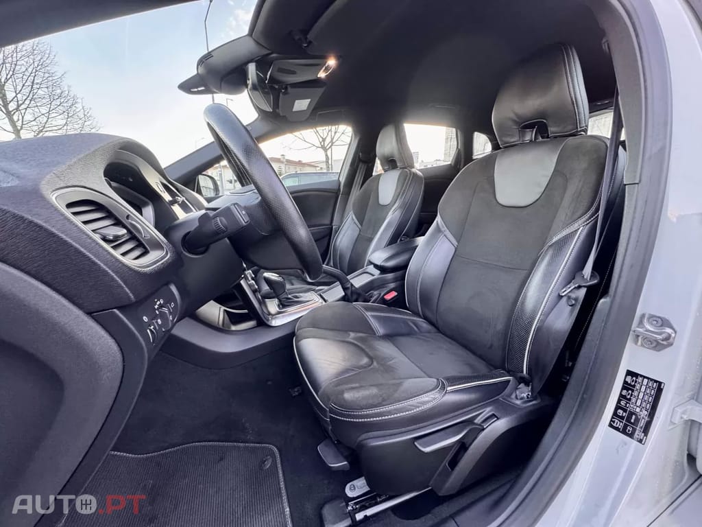 Volvo V40 2.0 D2 R-Design Geartronic