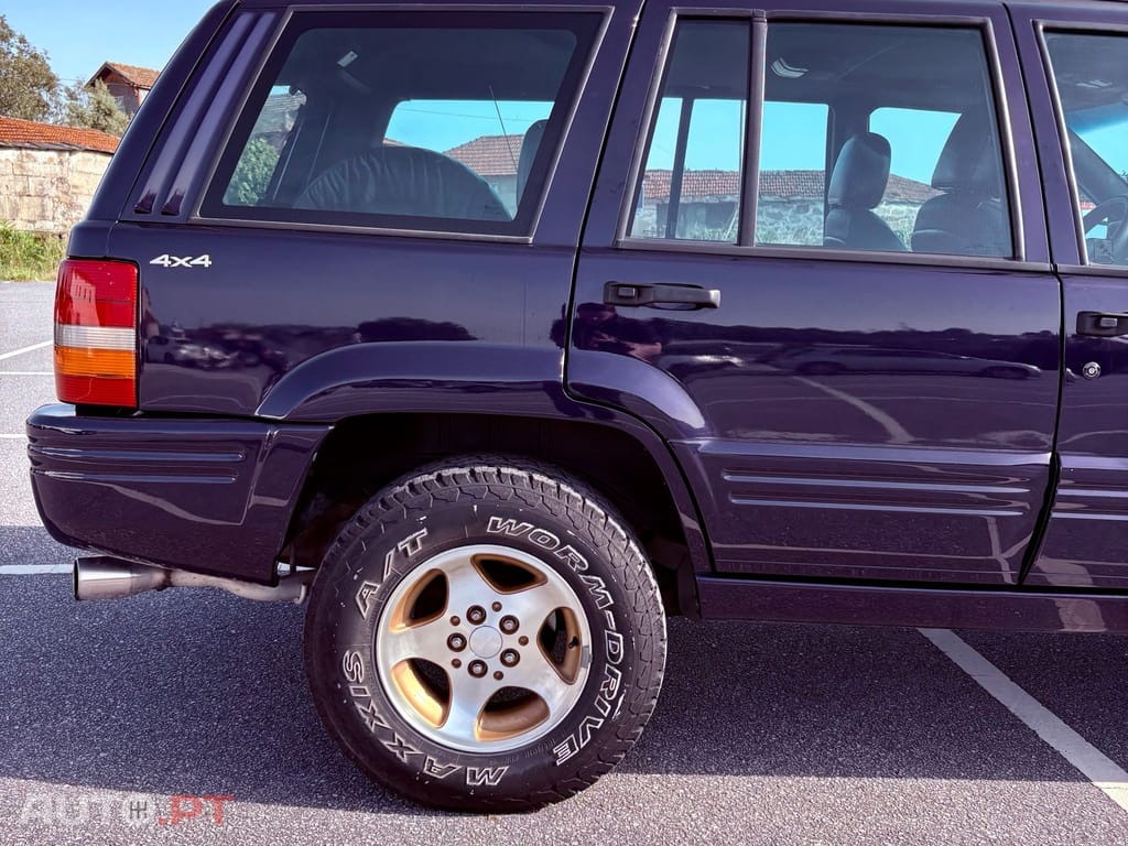 Jeep Grand Cherokee 2.5 TD Official