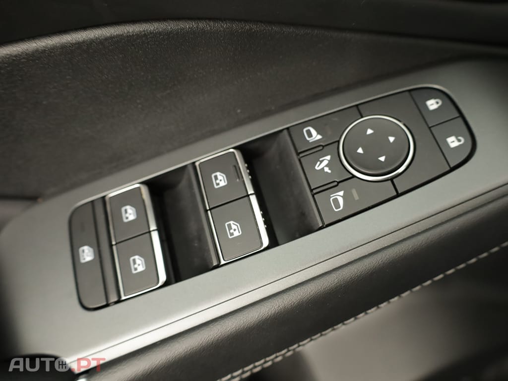 Nissan Qashqai 1.3 DIG-T N-Connecta LED Xtronic