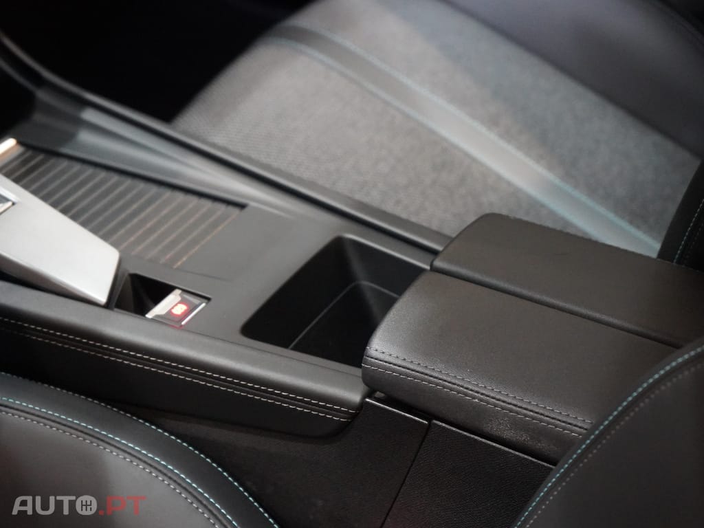 Peugeot 308 1.2 PureTech Allure EAT8