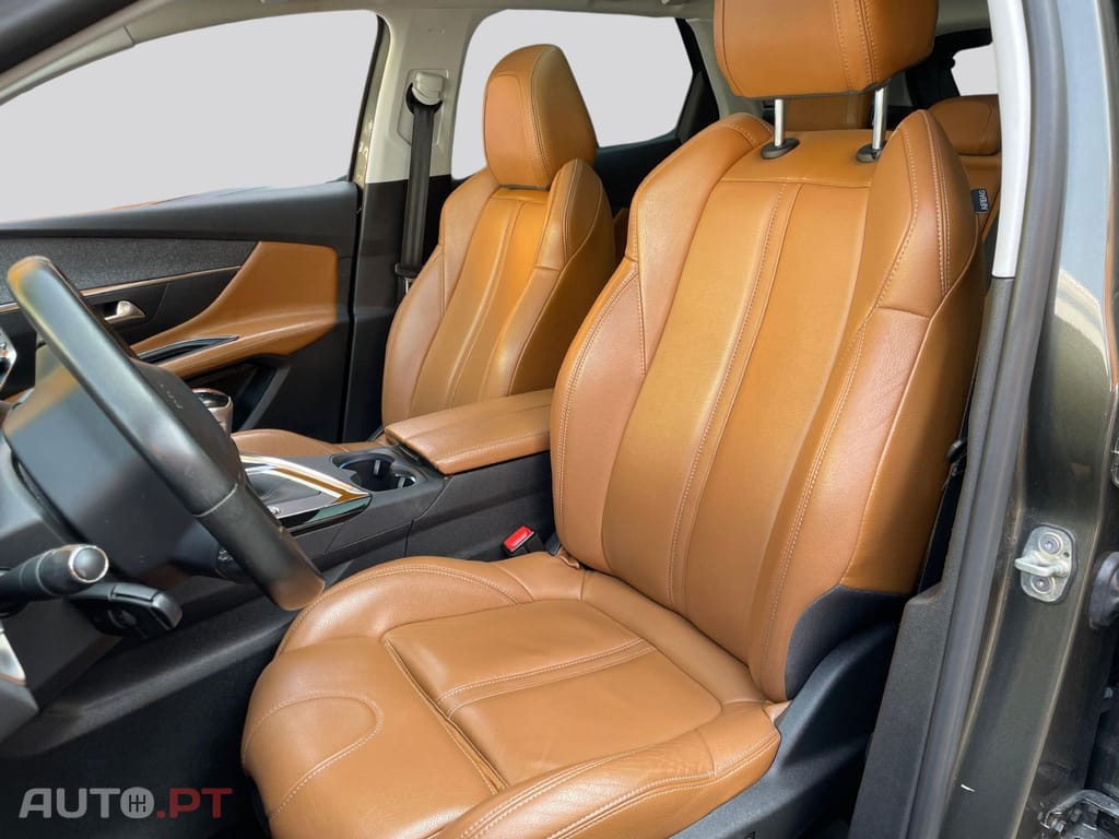 Peugeot 3008 1.2 ALLURE