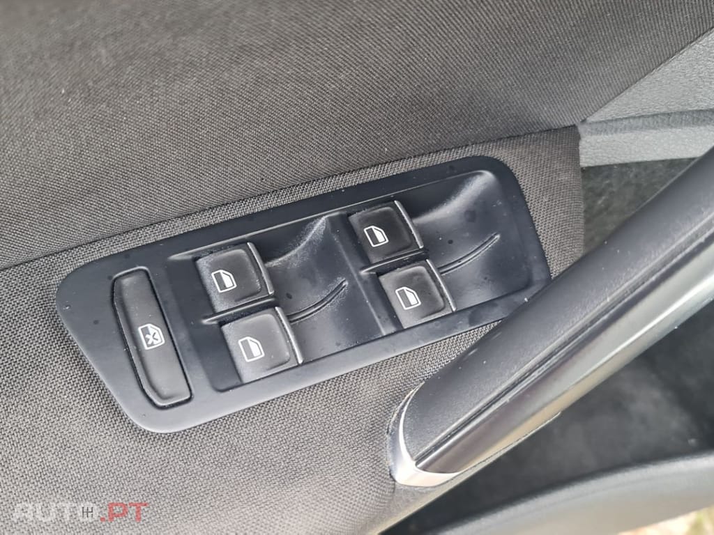 Volkswagen Golf 2.0 TSi R