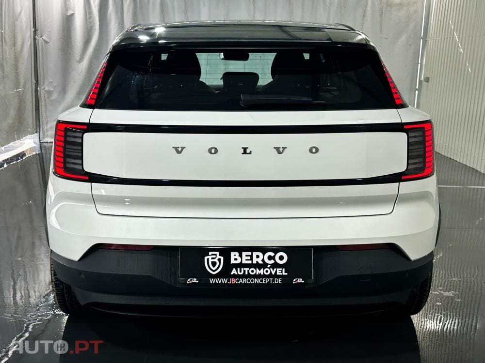 Volvo EX30 Single Motor Extended Range RWD Plus