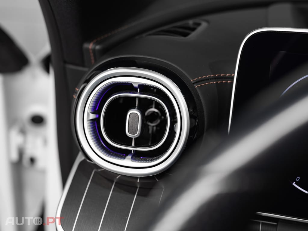 Mercedes-Benz C 300 e 9G-TRONIC AMG Line