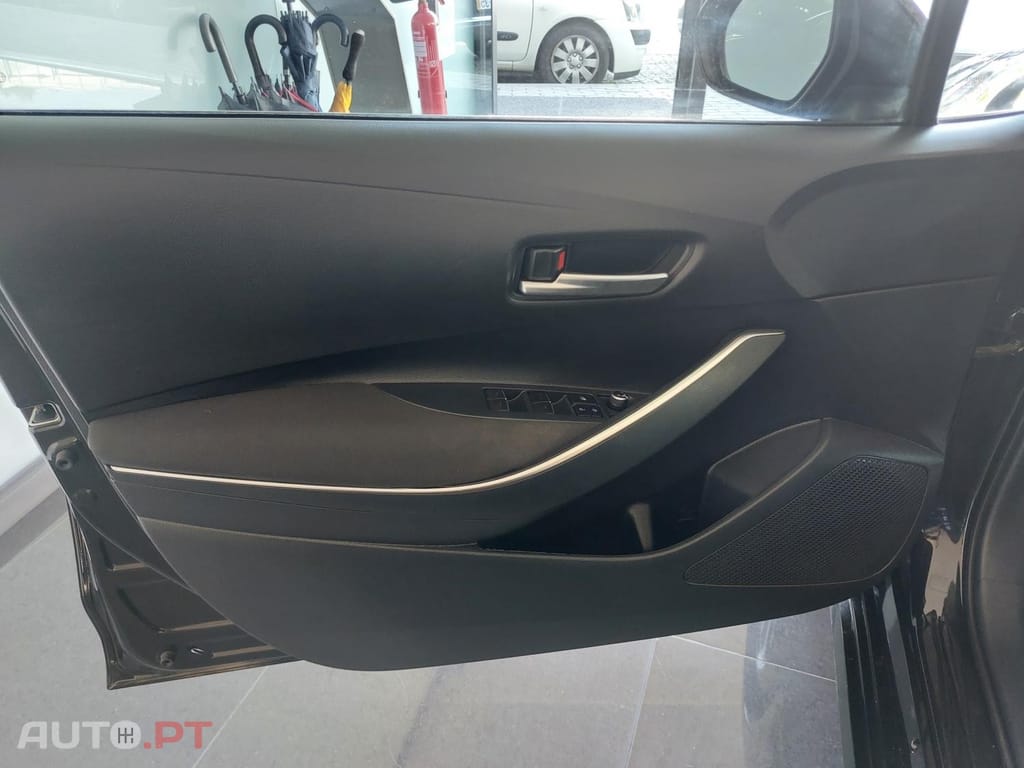 Toyota Corolla 1.8 Hybrid Exclusive