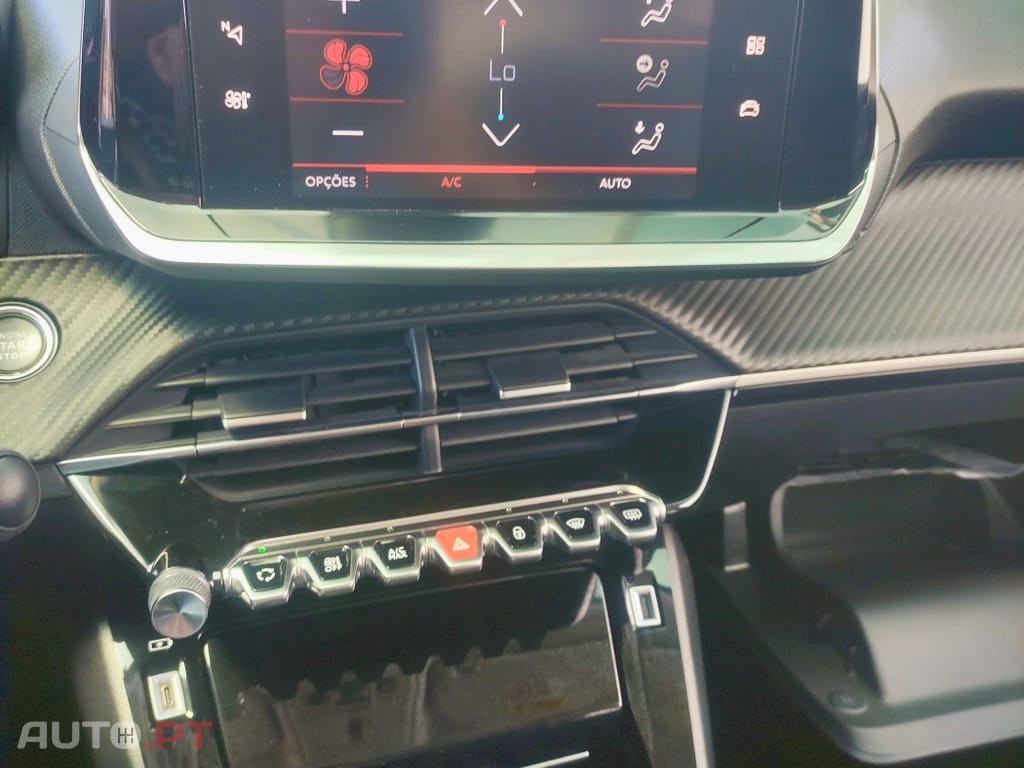 Peugeot 2008 1.5 BlueHDi Allure Pack