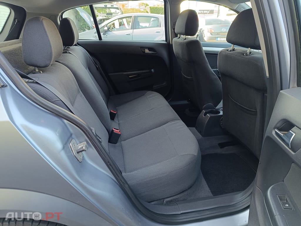 Opel Astra 1.3 CDTi Edition