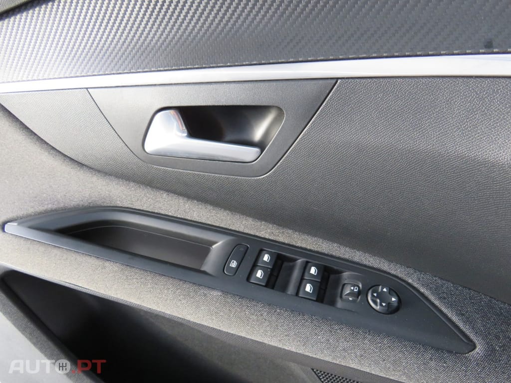 Peugeot 3008 1.5 BlueHDi Active