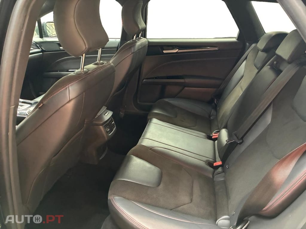 Ford Mondeo SW 2.0 HEV ST-Line
