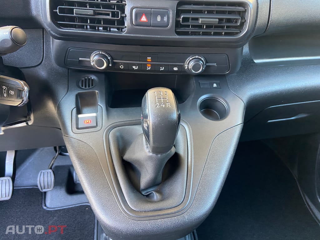 Peugeot Partner 1.6 HDI L1  100cv Carplay  Nacional Só 99 mil kms