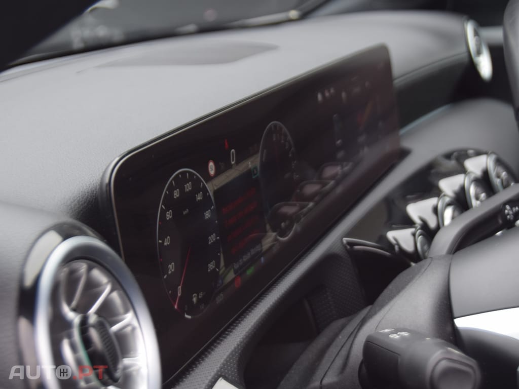 Mercedes-Benz A 250 e AMG Line