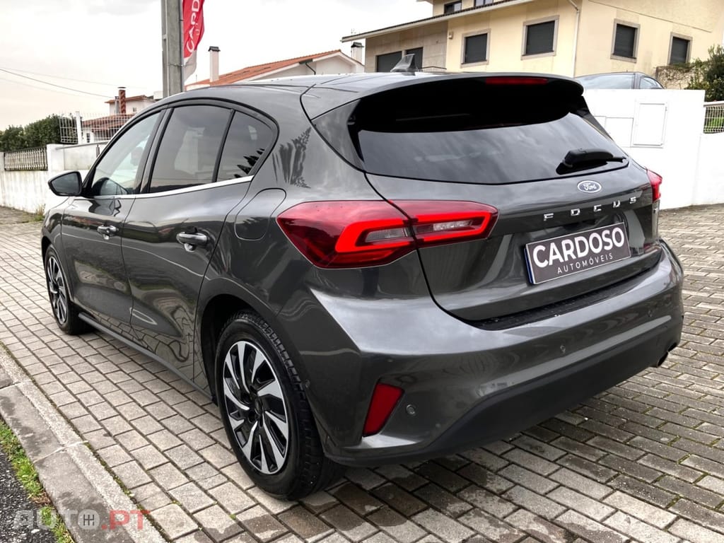 Ford Focus 1.0 EcoBoost Hybrid TITANIUM X