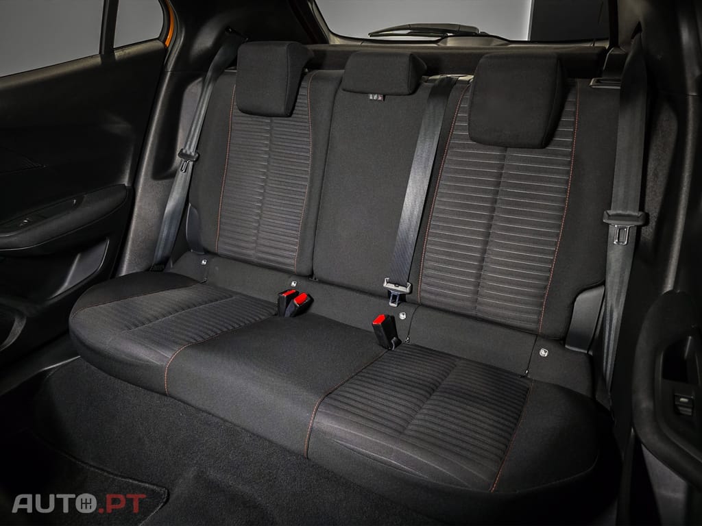 Peugeot 2008 1.2 PureTech Active Pack EAT8