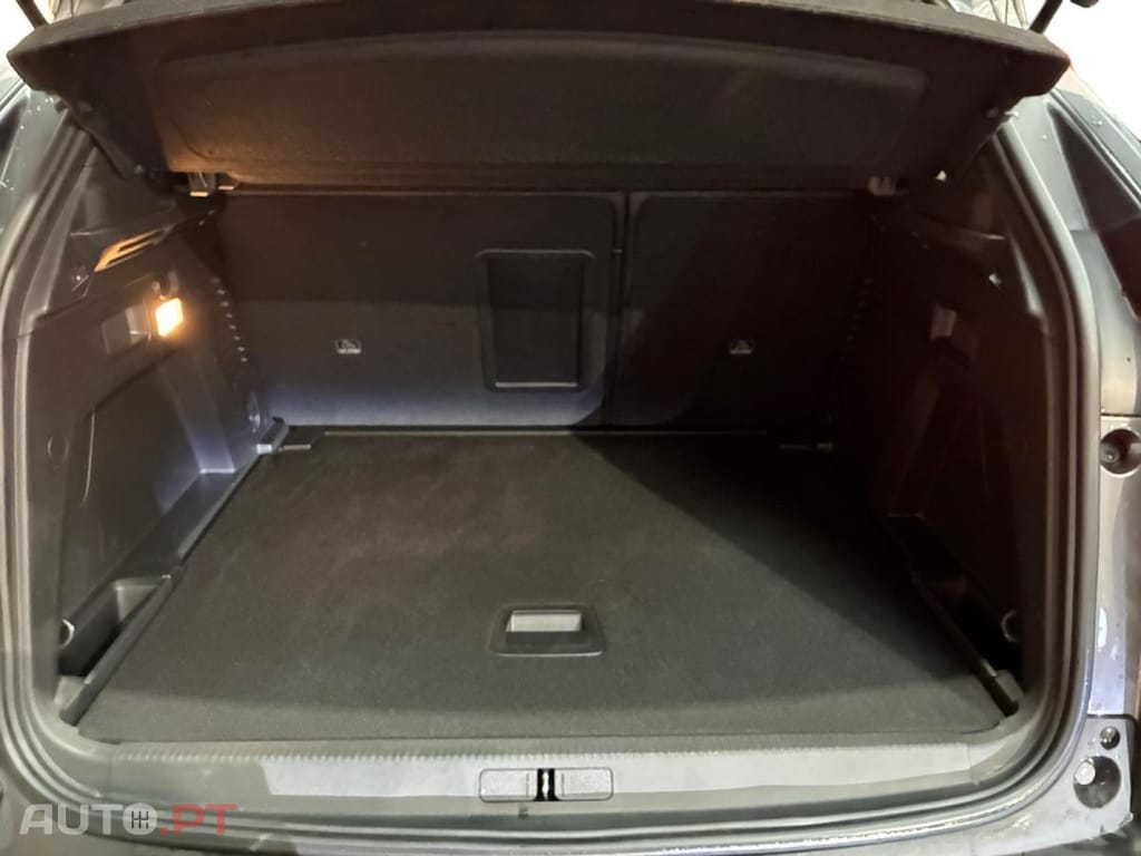 Peugeot 3008 1.5 BlueHDi Allure EAT8