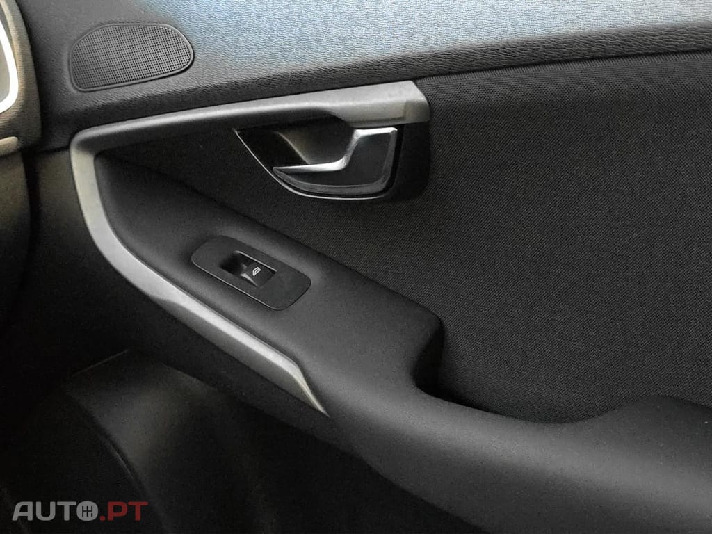 Volvo V40 2.0 D2 Momentum