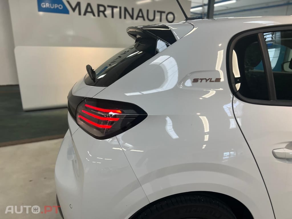 Peugeot E-208 50 kWh Style