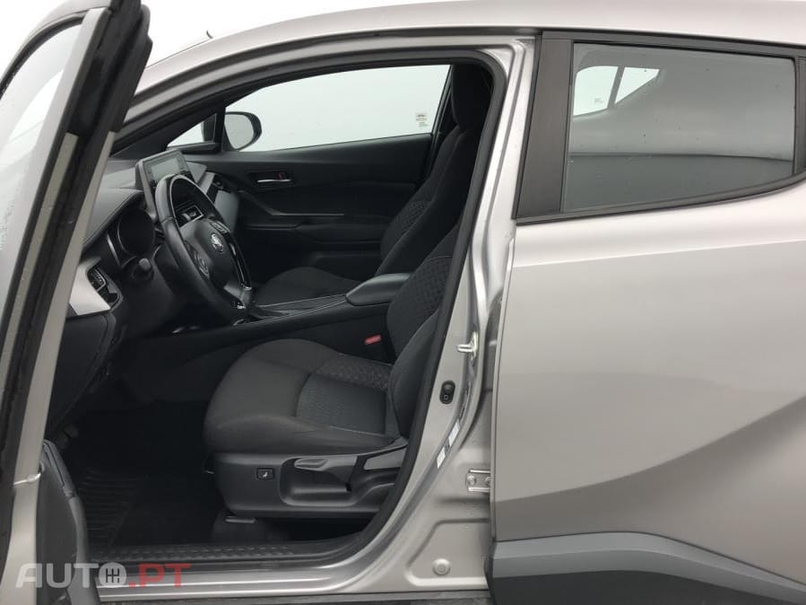 Toyota C-HR 1.8 Hybrid Dynamic Business