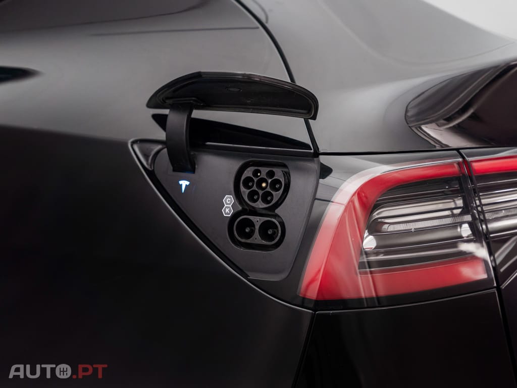 Tesla Model Y Long Range Tração Integral