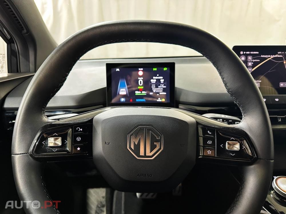 MG MG4 64 kWh XPower Luxury