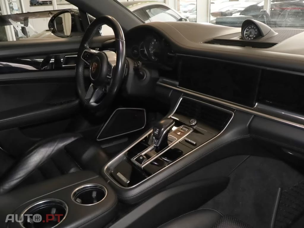 Porsche Panamera 4 E-Hybrid