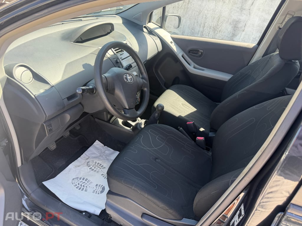Toyota Yaris 1.0 VVT-i AC