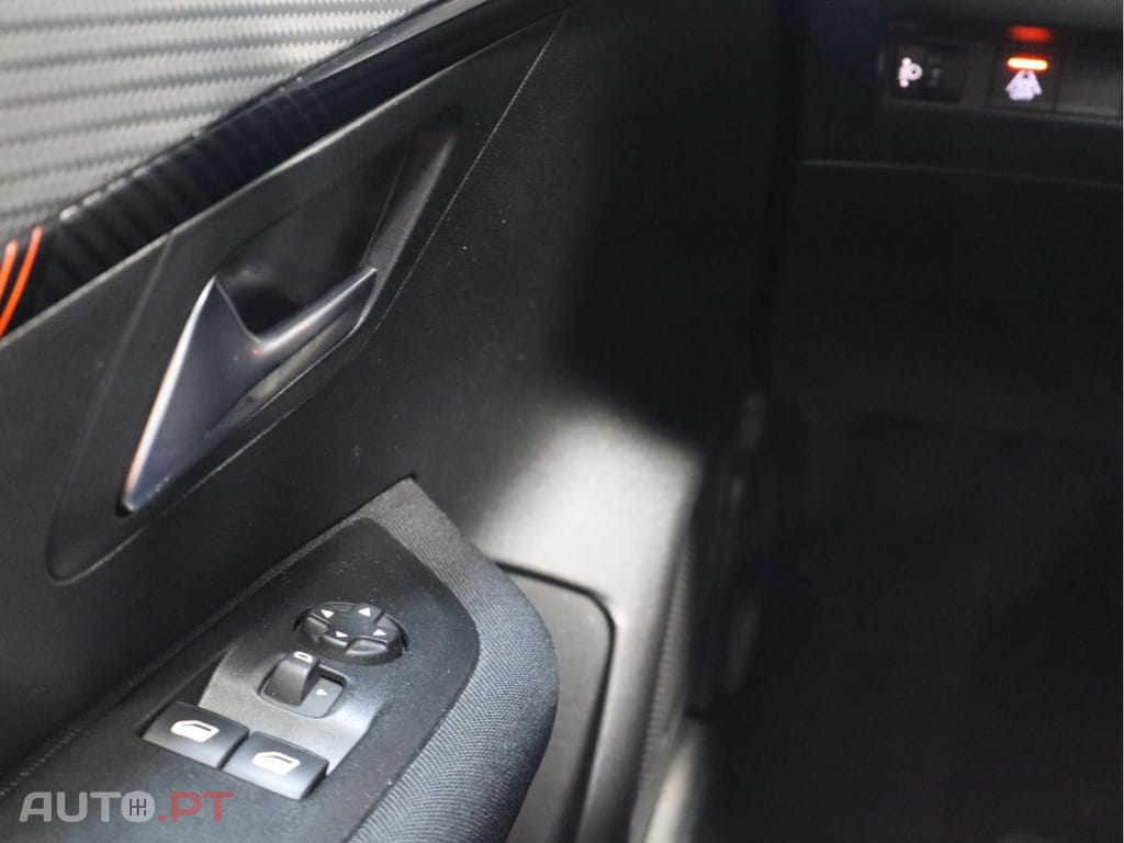 Peugeot 208 Active Versão Eléctrica