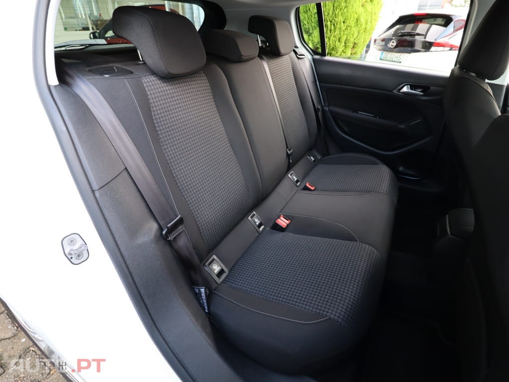 Peugeot 308 1.5 BlueHDi Active — fotografia 11