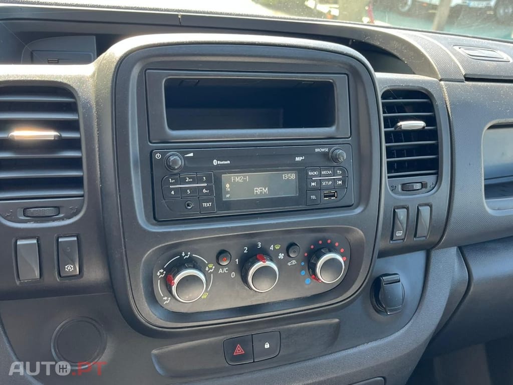 Nissan NV300 3 LUGARES L1 H2