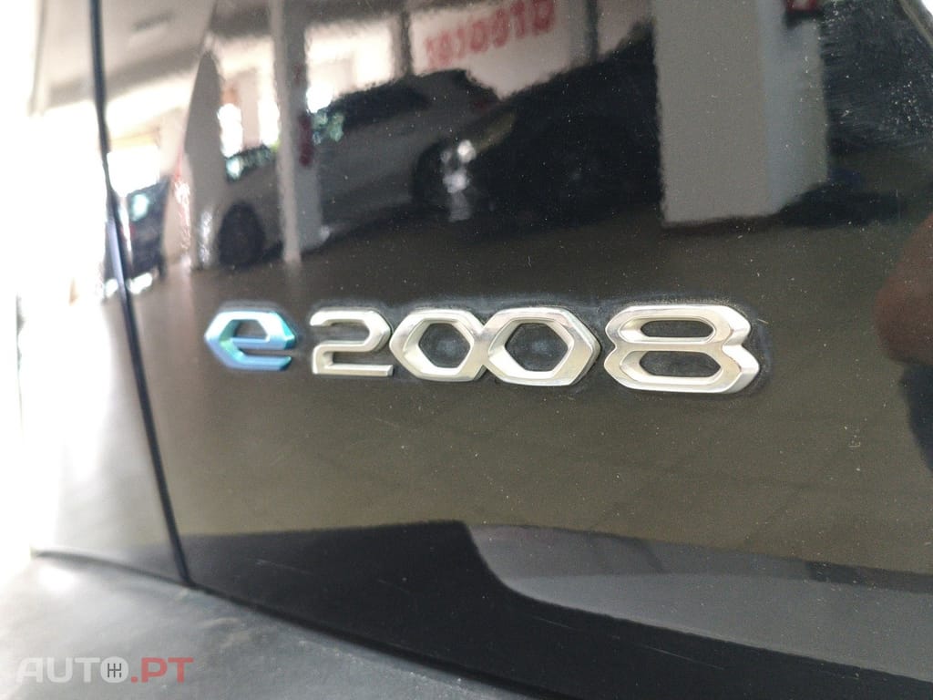 Peugeot E-2008 Allure