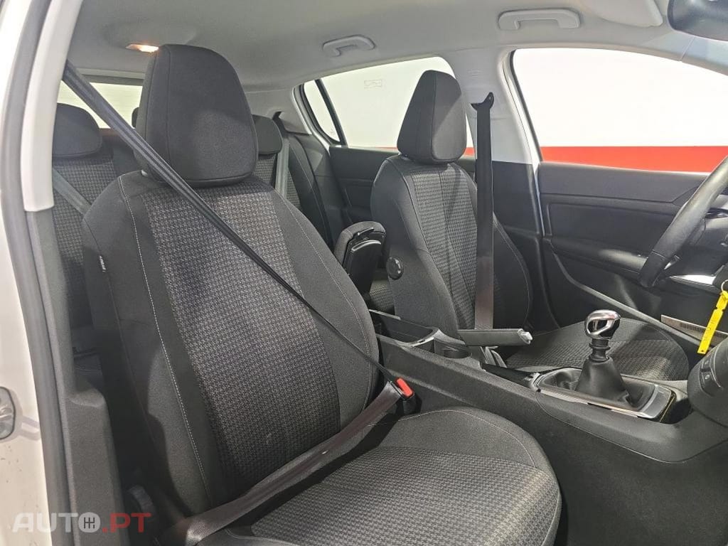 Peugeot 308 1.5 BlueHDi Business Line