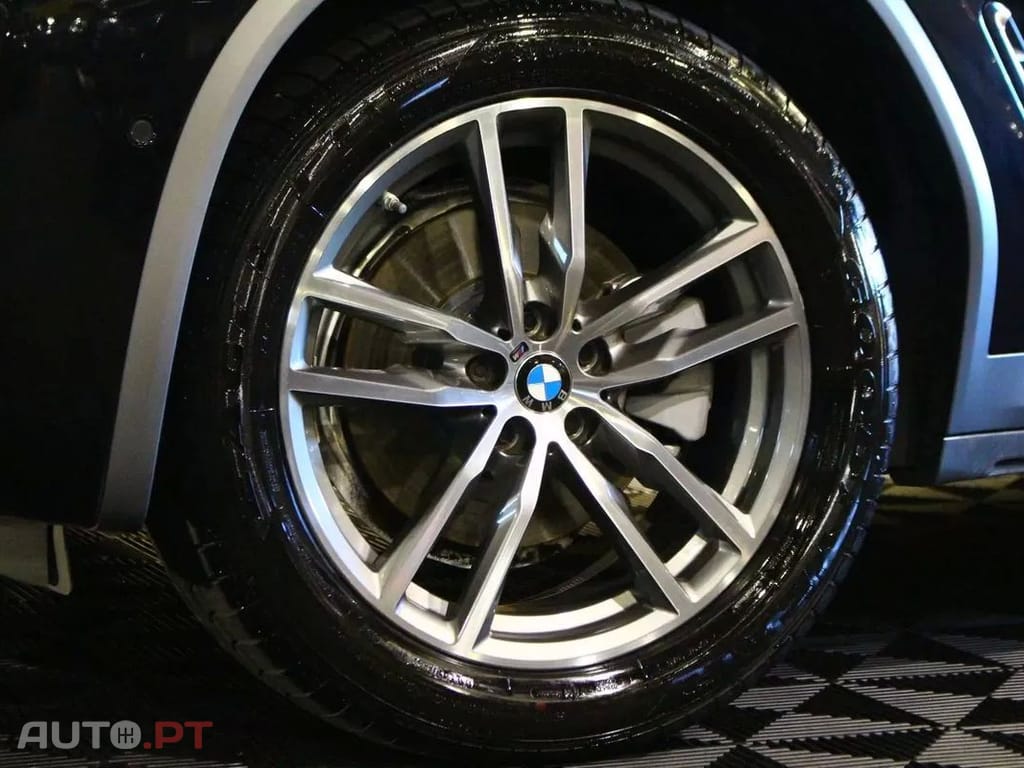 BMW X4 20 d xDrive Pack M Auto — fotografia 3