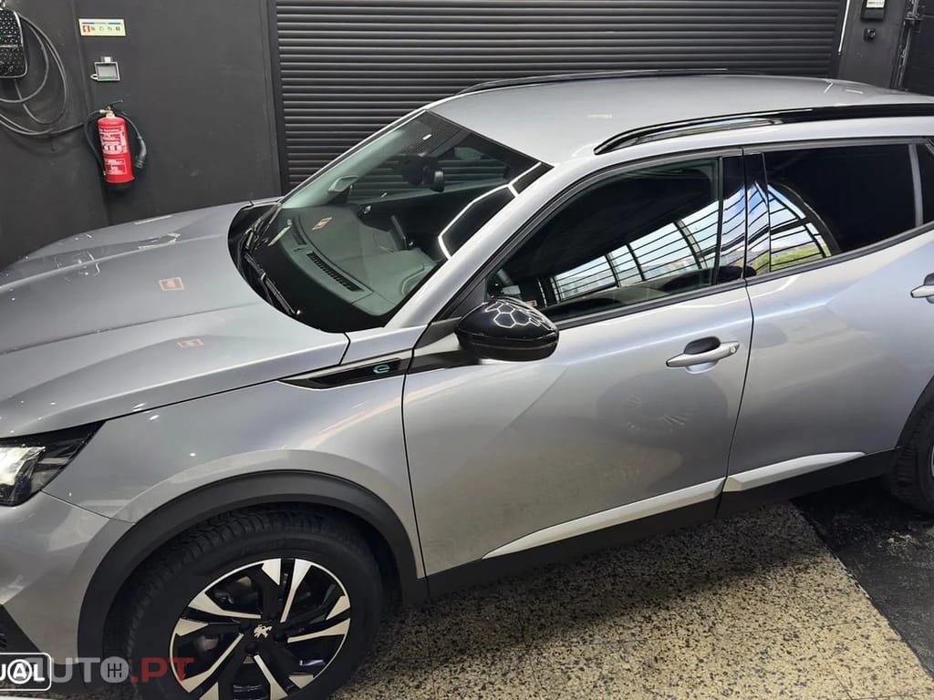 Peugeot E-2008 50 kWh Allure Pack