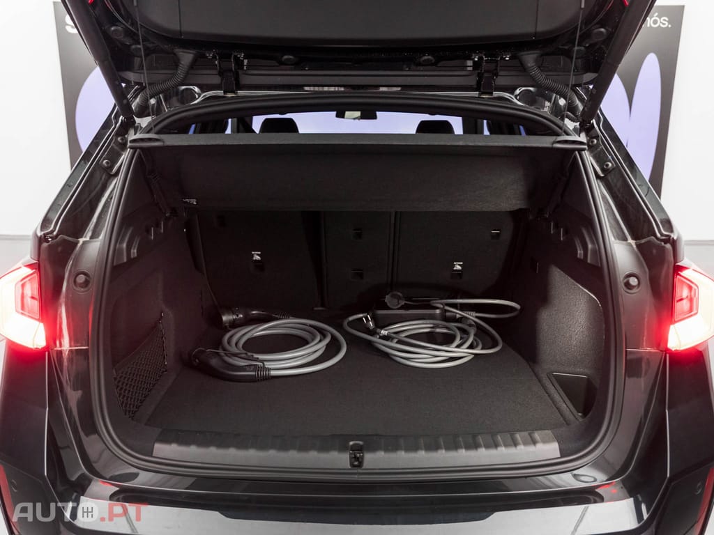 BMW iX1 eDrive20 Pack Desportivo M