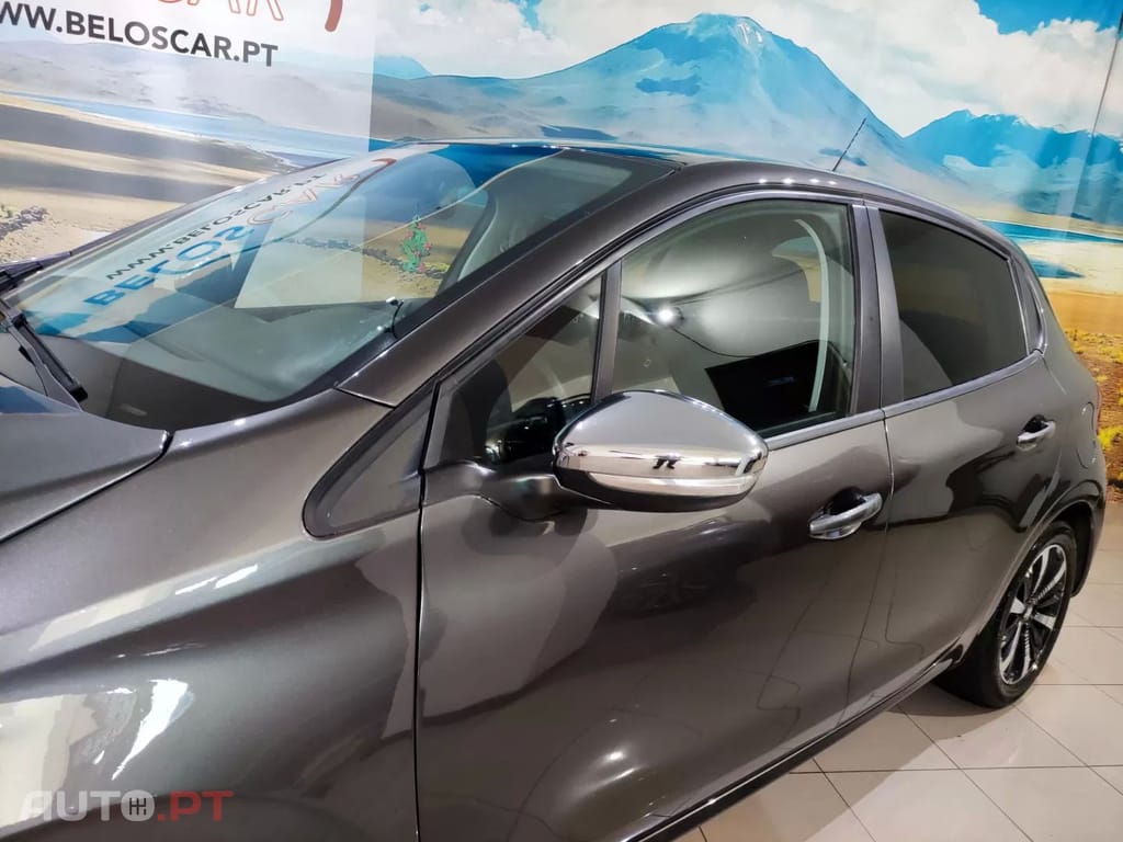 Peugeot 208 1.2 PureTech Signature