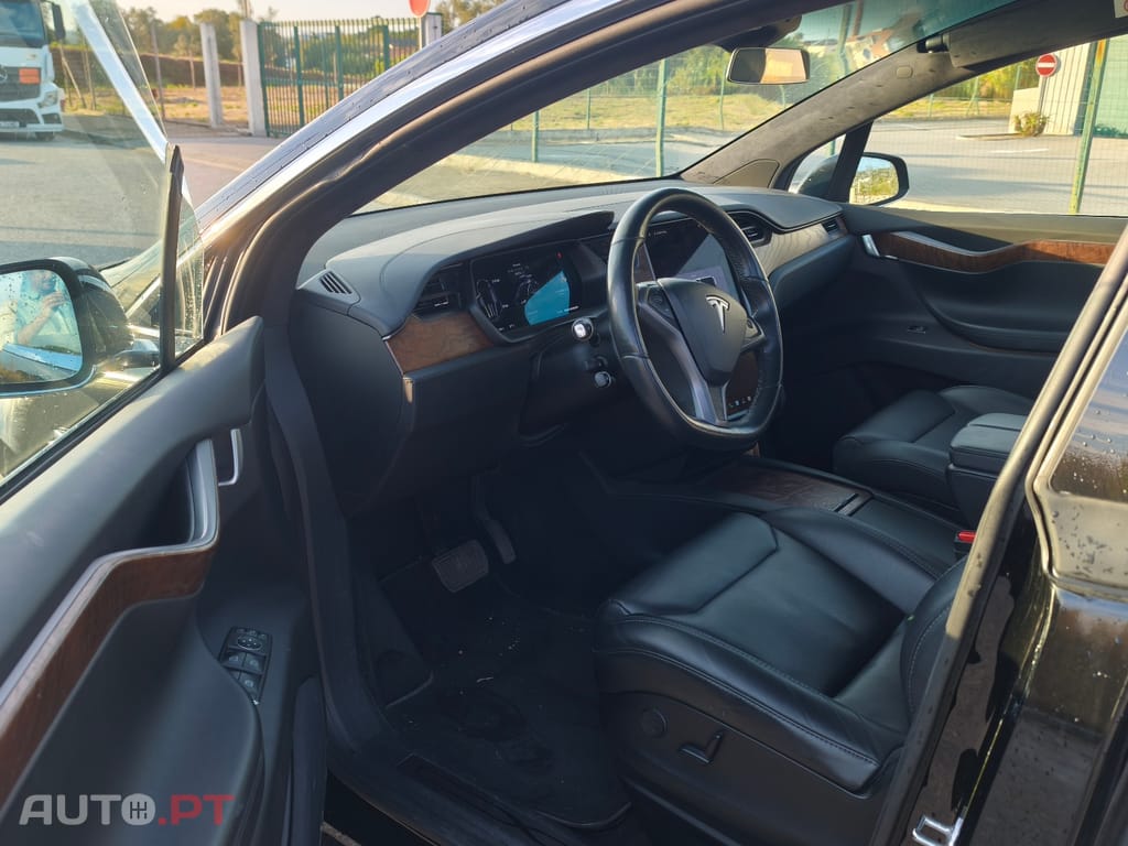 Tesla Model X 100D