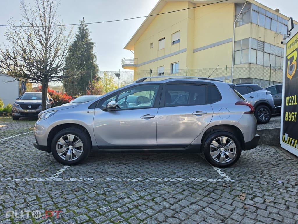 Peugeot 2008 1.2 PureTech Style
