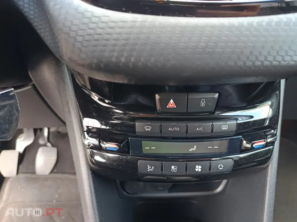 Peugeot 2008 1.2 VTi Active