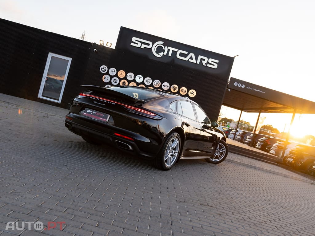 Porsche Panamera 4