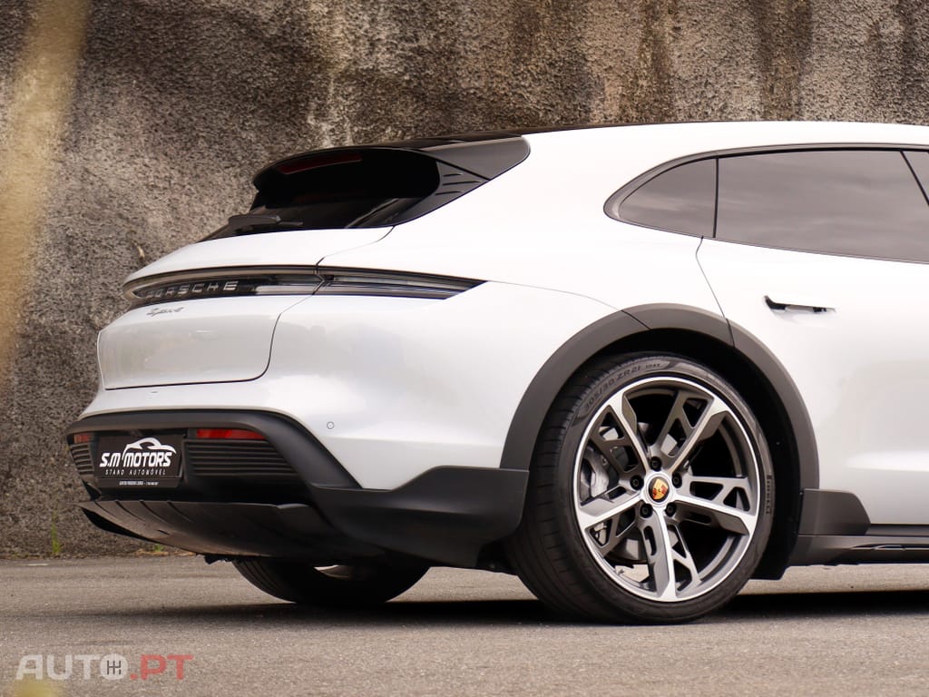 Porsche Taycan 4