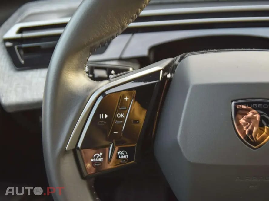 Peugeot 3008 1.2 Hybrid Allure e-DCS6