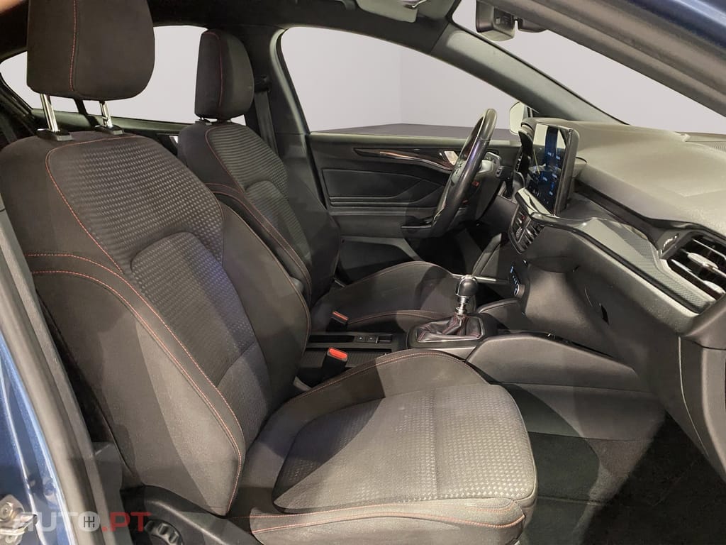 Ford Focus 1.0 EcoBoost MHEV ST-Line